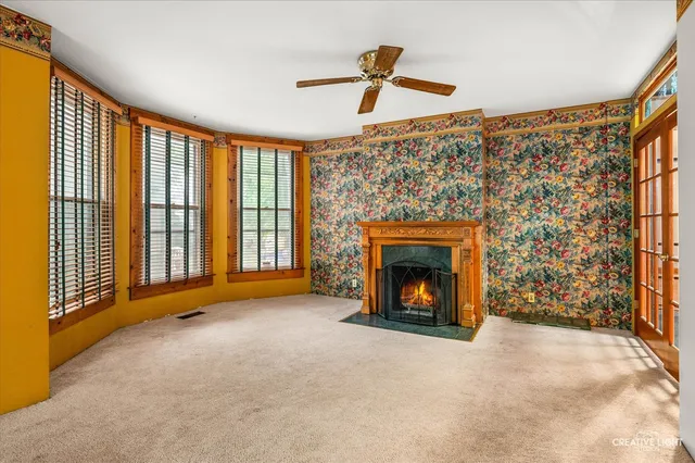 $440,000 | 230 Comstock Street, Joliet, IL 60436