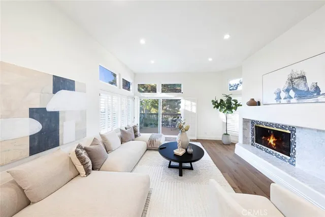 $3,298,000 | 16 Lucerne, Newport Beach, CA 92660