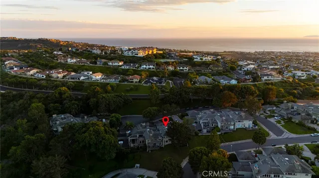 a view of a back yard of the house