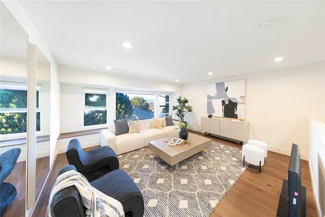 $3,298,000 | 16 Lucerne, Newport Beach, CA 92660