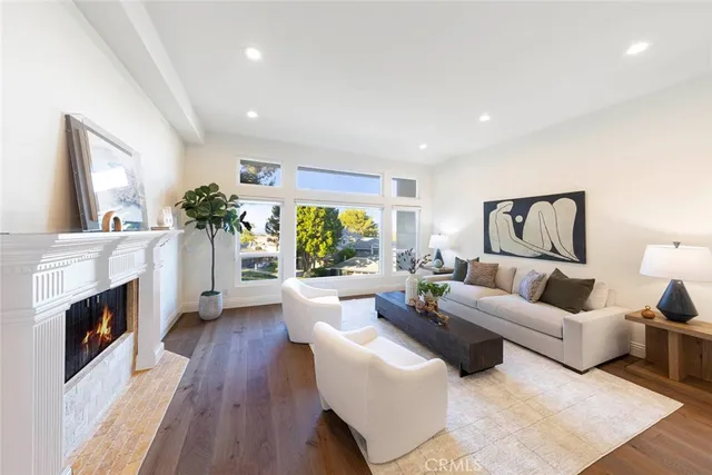 $3,298,000 | 16 Lucerne, Newport Beach, CA 92660