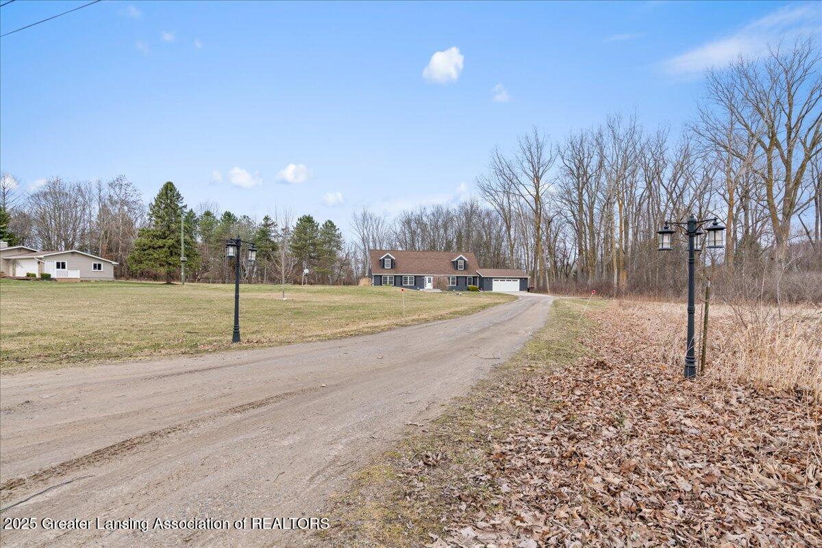 9817 Marsalle Road Portland, MI 48875 - Photo 38 of 48 Driveway