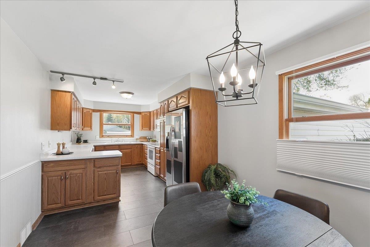 2001 Melrose Street Madison, WI 53704 - Photo 11 of 39