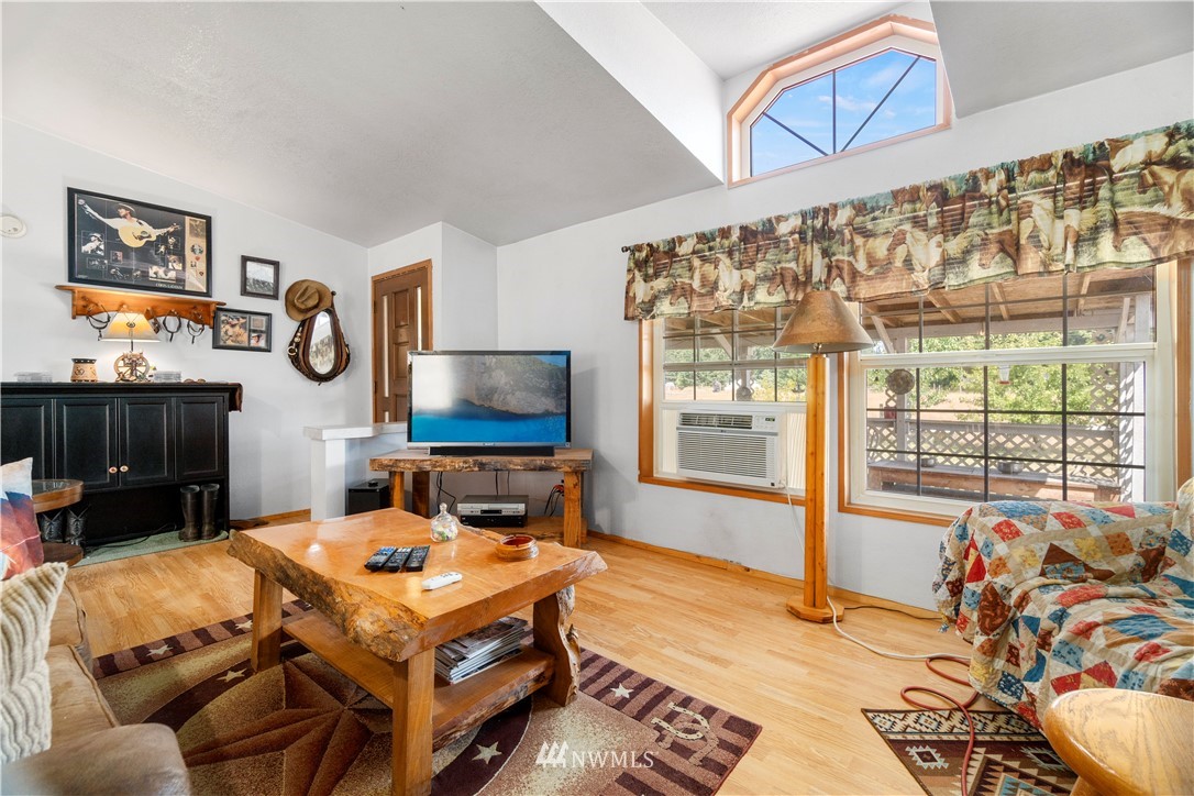 17403 Albany Street Southwest Rochester, WA 98579 - Photo 11 of 35
