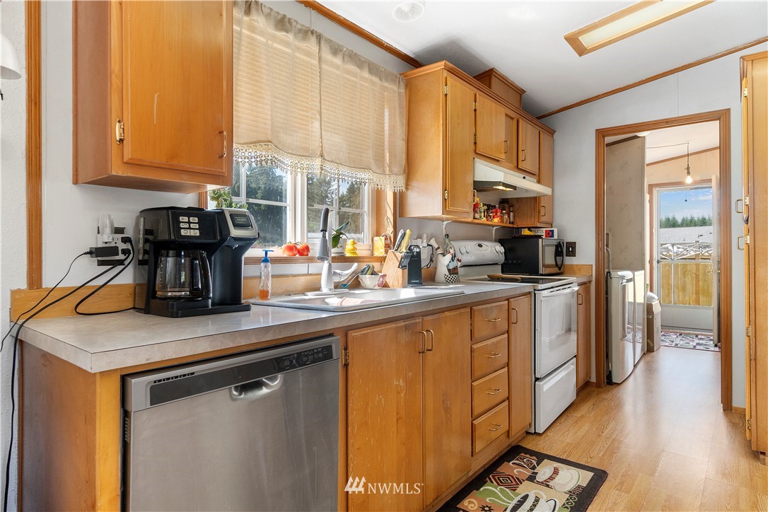 17403 Albany Street Southwest Rochester, WA 98579 - Photo 14 of 35