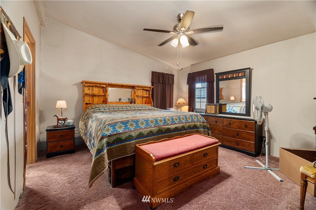 17403 Albany Street Southwest Rochester, WA 98579 - Photo 15 of 35