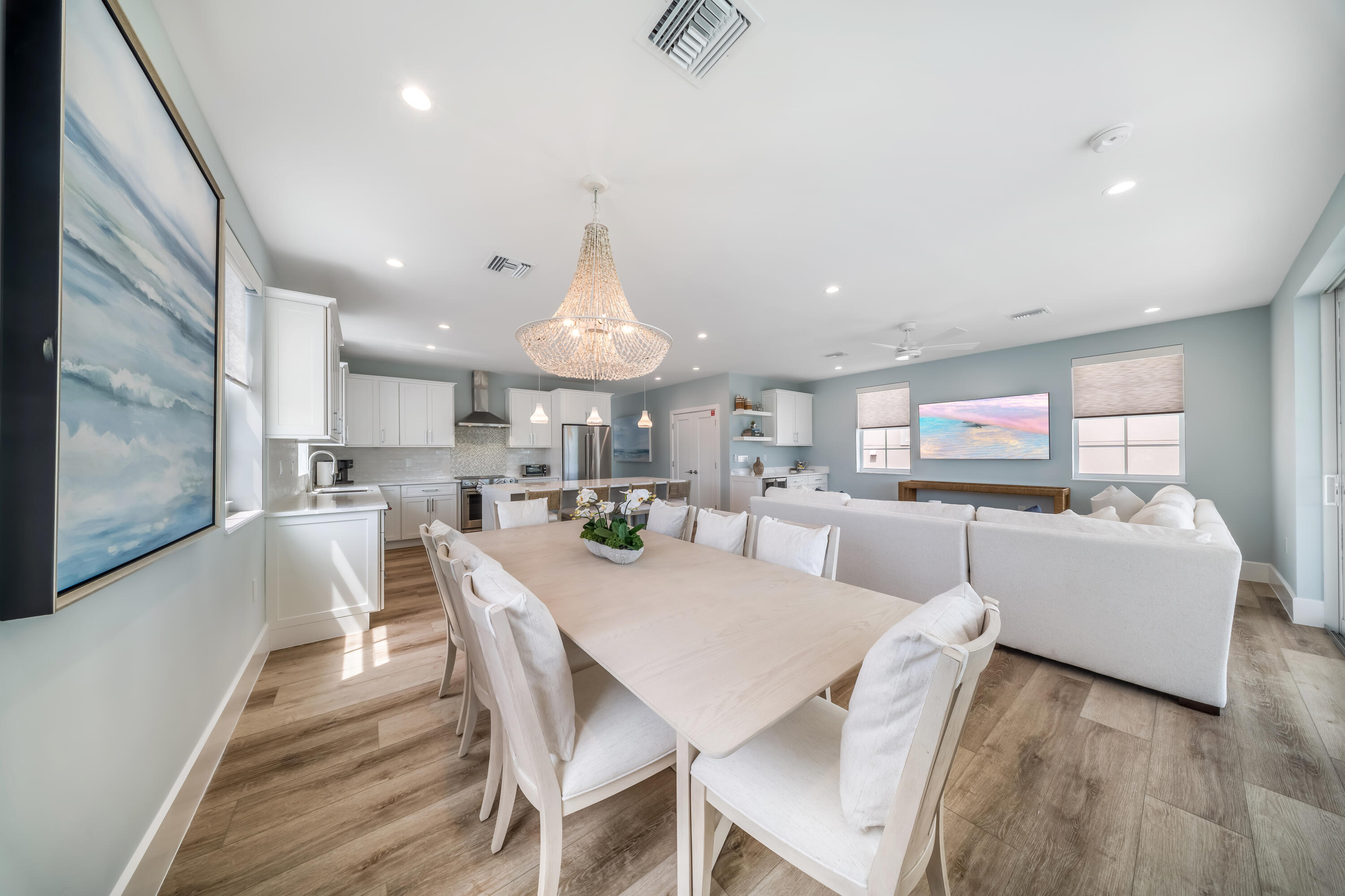 818 39th Street Marathon, FL 33050 - Photo 11 of 22 a view of a dining room with furniture