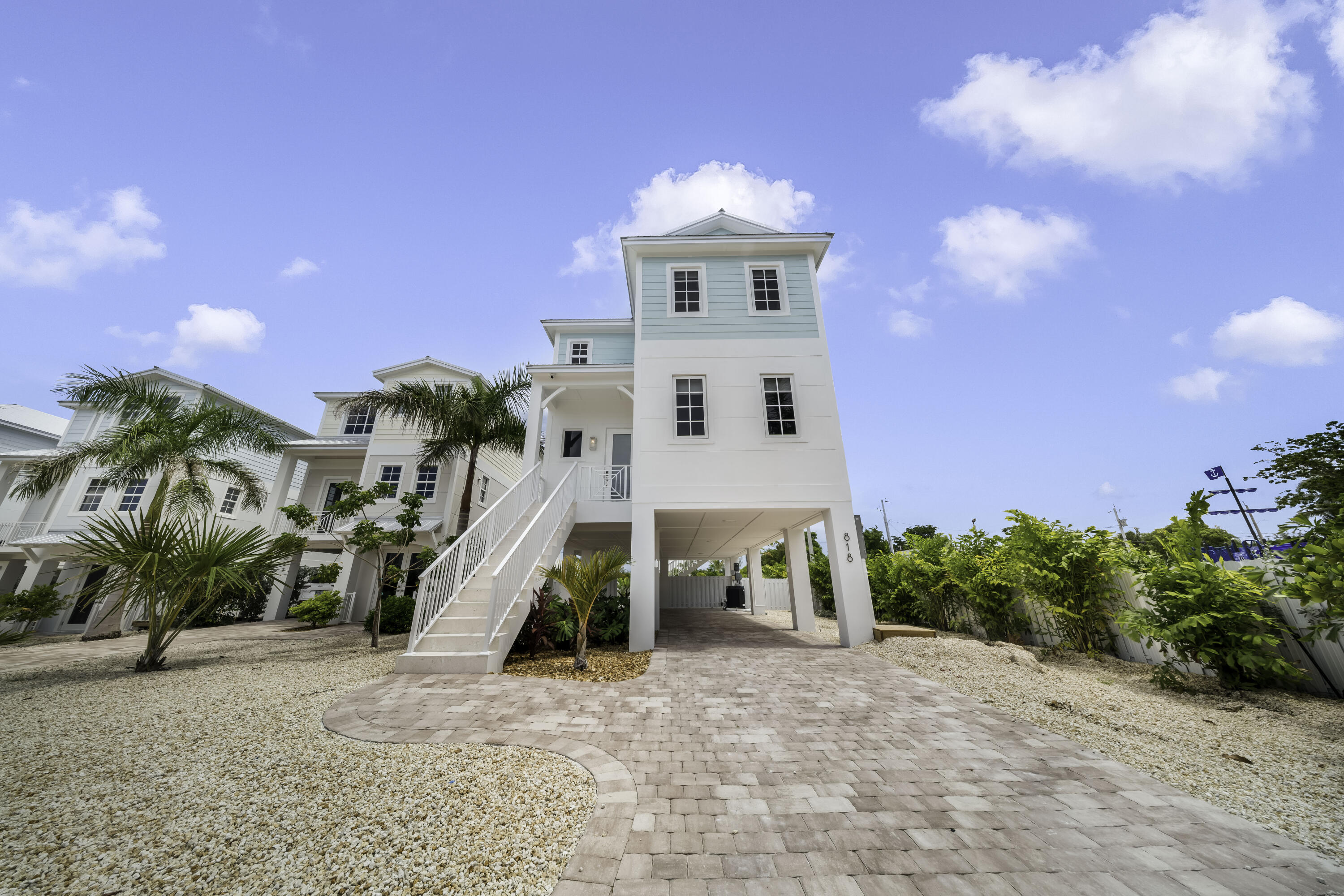818 39th Street Marathon, FL 33050 - Photo 2 of 22 a view of a house with a yard
