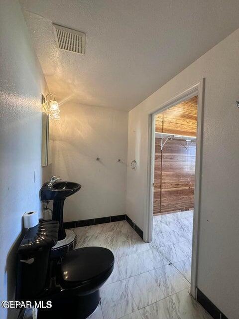 386 McCune Road El Paso, TX 79915 - Photo 20 of 30 Master half bath