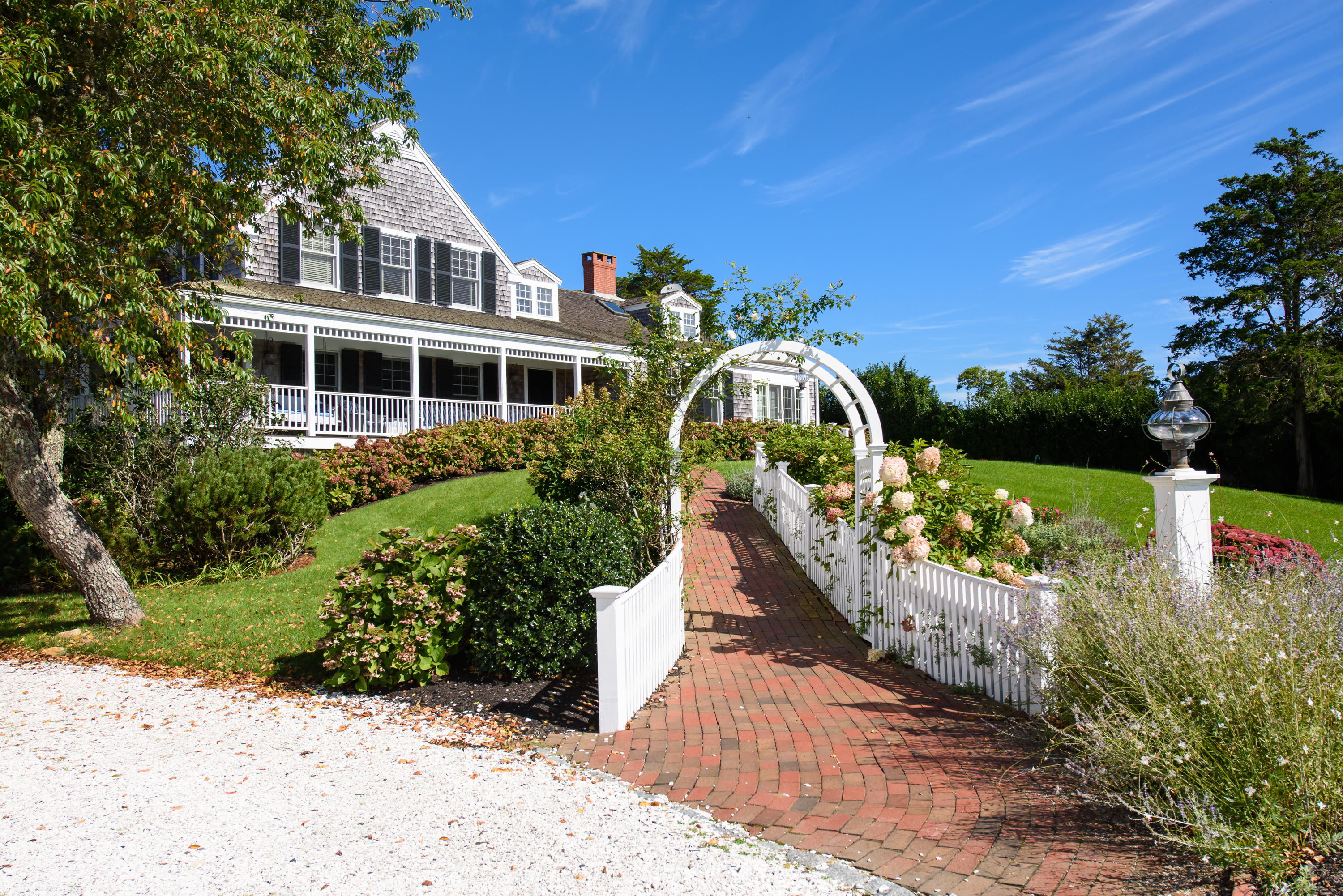 535 Stage Harbor Road Chatham, MA 02633 - Photo 2 of 34 535StageHarbor204