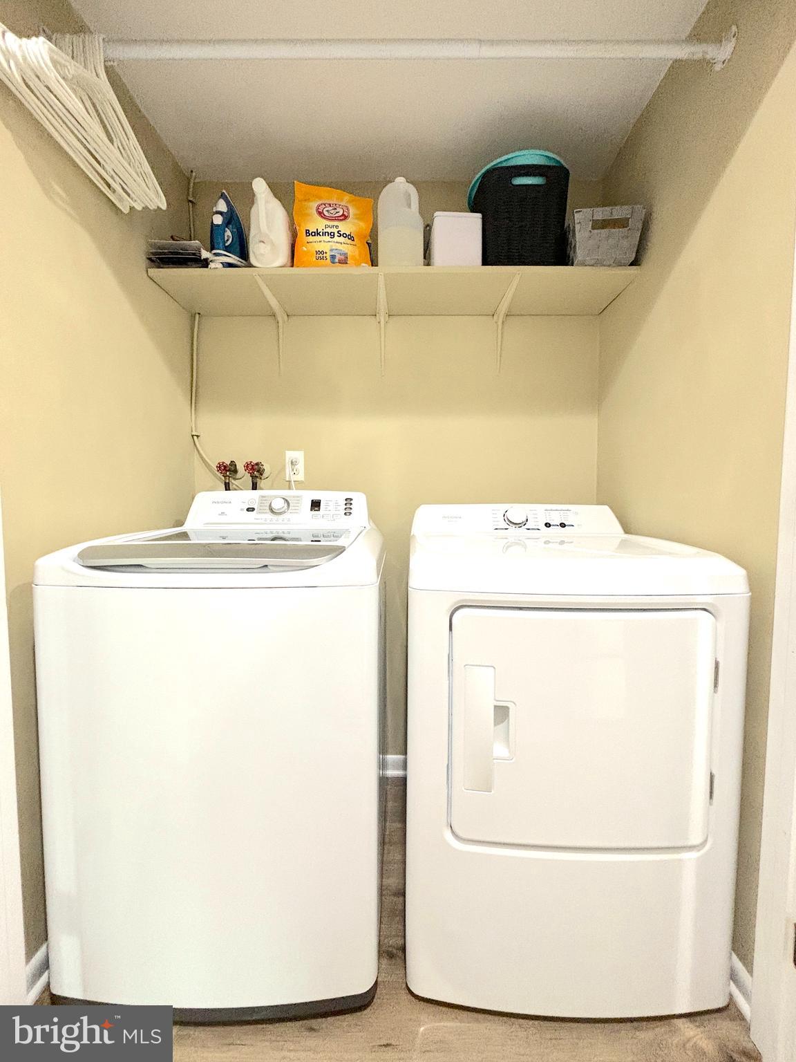 26 Noble Road Sicklerville, NJ 08081 - Photo 8 of 33 a utility room with dryer and washer