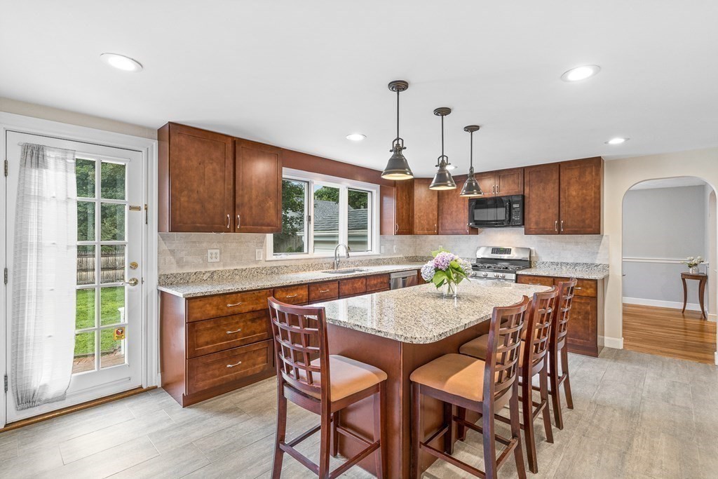 5 Tufts Road Winchester, MA 01890 - Photo 2 of 40 Gallery Image 2
