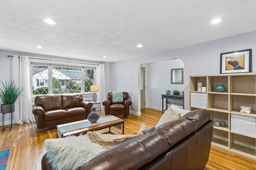 5 Tufts Road Winchester, MA 01890 - Photo 9 of 40 Gallery Image 9