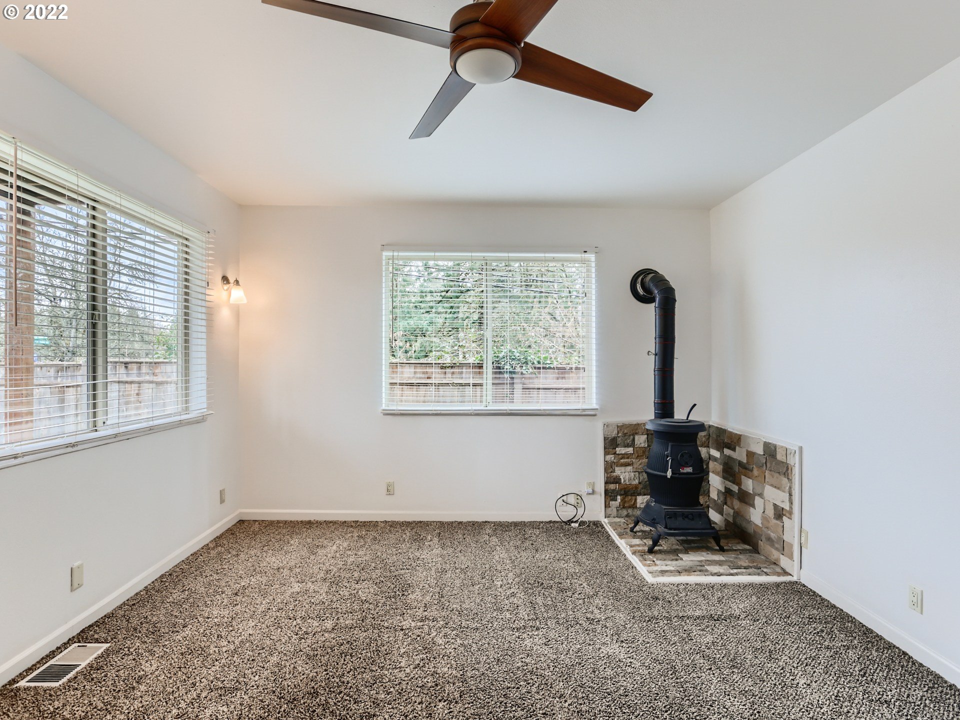 22790 Northeast Hidden Springs Road Dundee, OR 97115 - Photo 5 of 30 Gallery Image 5