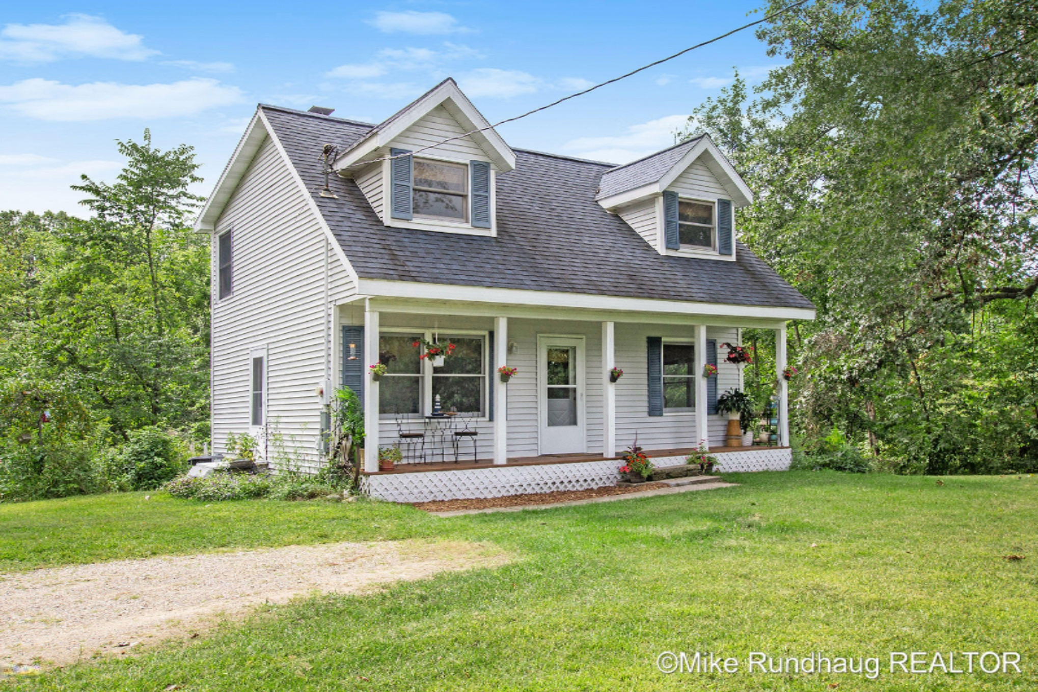 5881 Parmalee Road Middleville, MI 49333 - Photo 2 of 19 IMG_9322