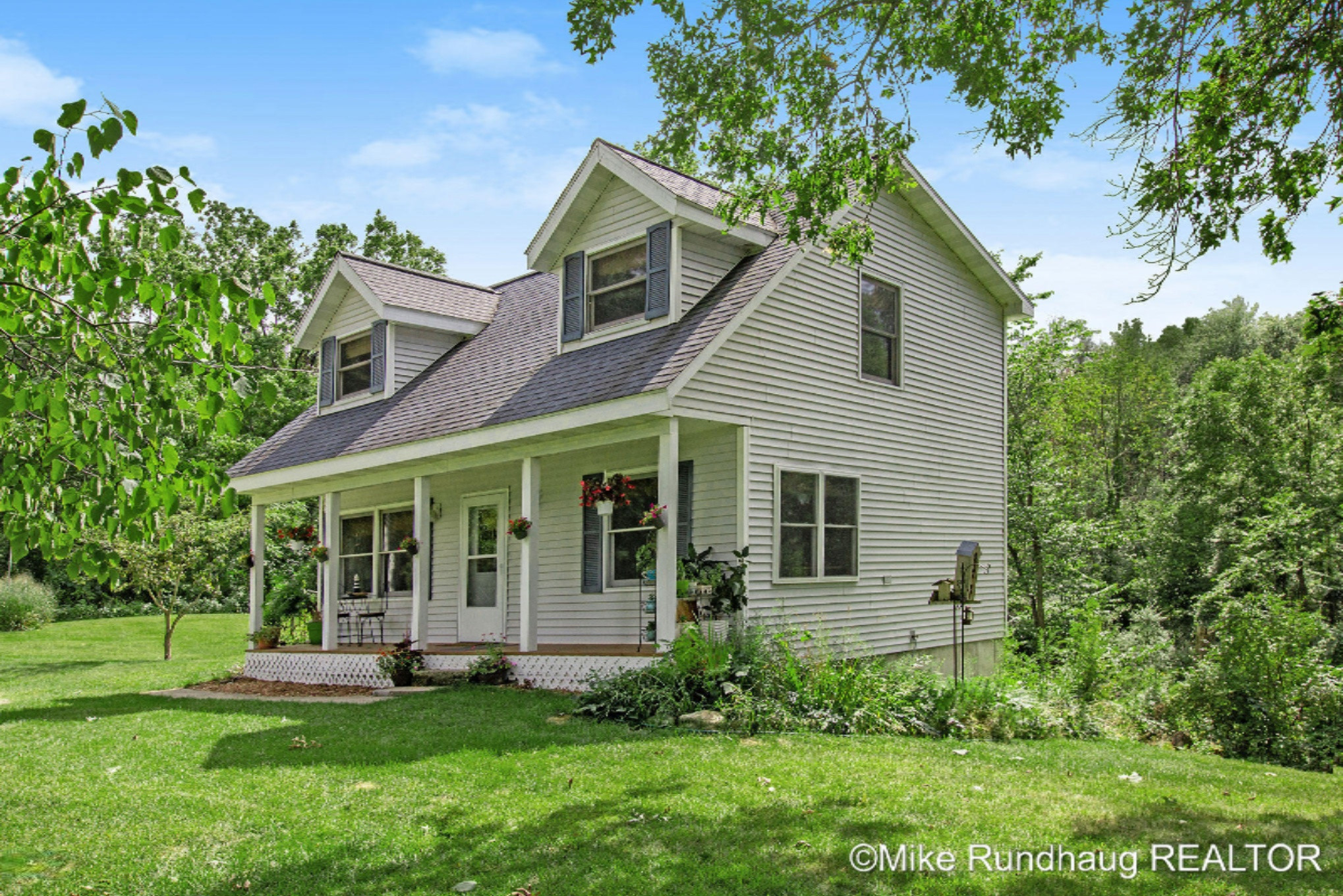 5881 Parmalee Road Middleville, MI 49333 - Photo 3 of 19 IMG_9323