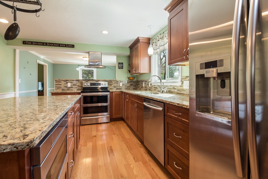 12 Priest Road Plymouth, MA 02360 - Photo 5 of 28 Gallery Image 5