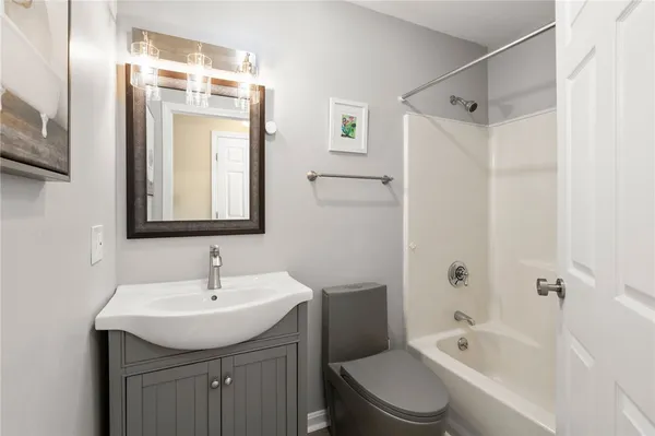 $599,000 | 1304 Fairway Drive, Unit 1304, Middletown, RI 02842