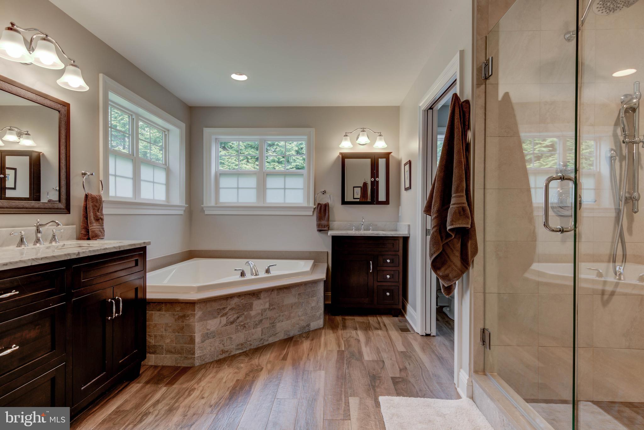 6 Chetwynd Road Paoli, PA 19301 - Photo 14 of 25 Renovated Master BA