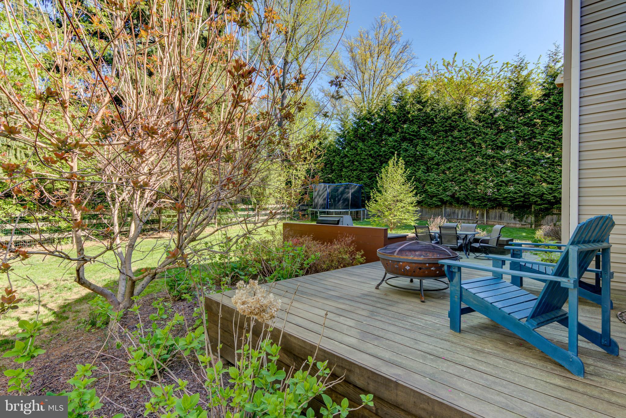 6 Chetwynd Road Paoli, PA 19301 - Photo 22 of 25 Brazilian walnut deck off Dining Room