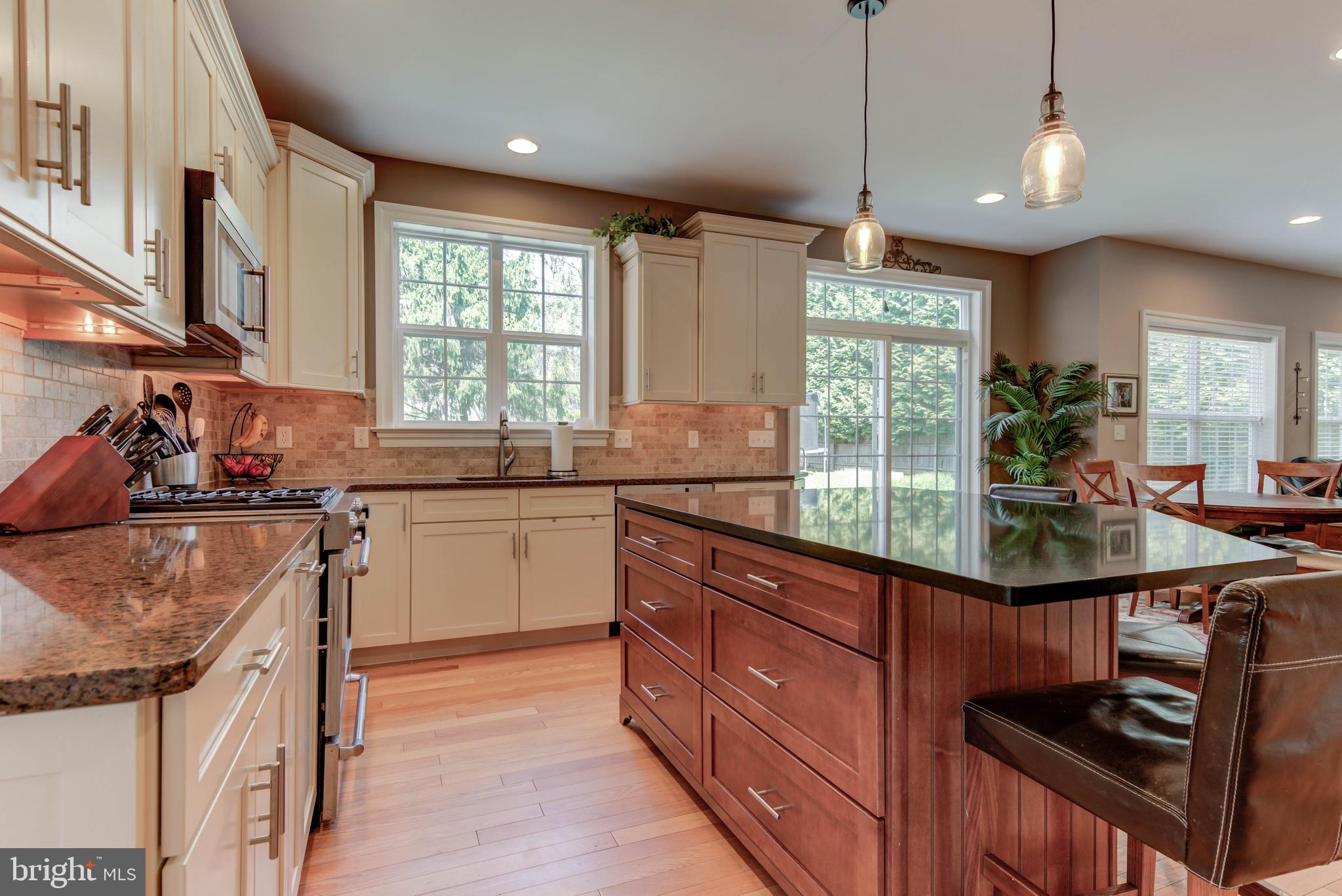 6 Chetwynd Road Paoli, PA 19301 - Photo 6 of 25 KraftMaid Kitchen with granite counters