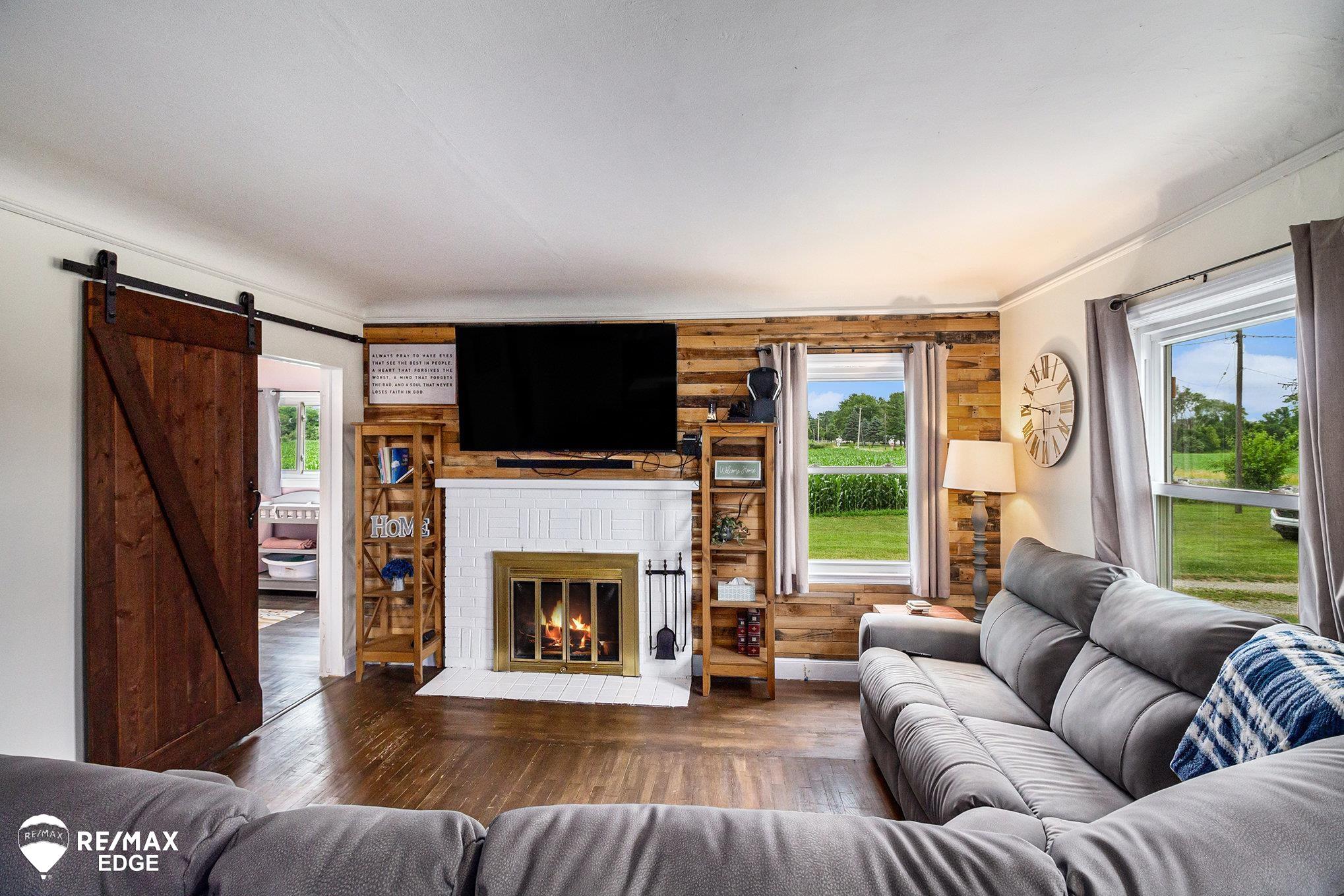 10234 Carpenter Road Flushing, MI 48433 - Photo 6 of 23 50182263-e2a46d7e-2b2a-497e-aff0-034636c1a8f4.JPG