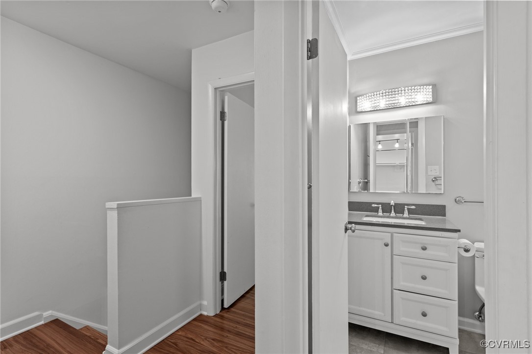 11905 West Briar Patch Drive Midlothian, VA 23113 - Photo 39 of 49 Hall bath with newer vanity, lights and mirror