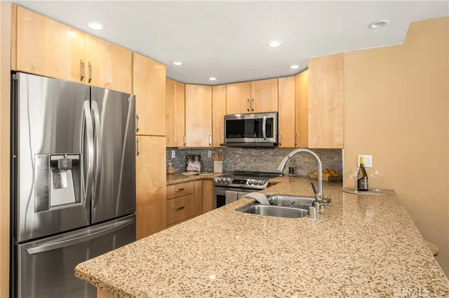 $899,000 | 700 East Ocean Boulevard, Unit 2406, Long Beach, CA 90802