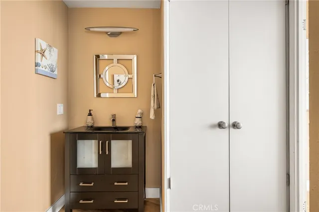 $899,000 | 700 East Ocean Boulevard, Unit 2406, Long Beach, CA 90802