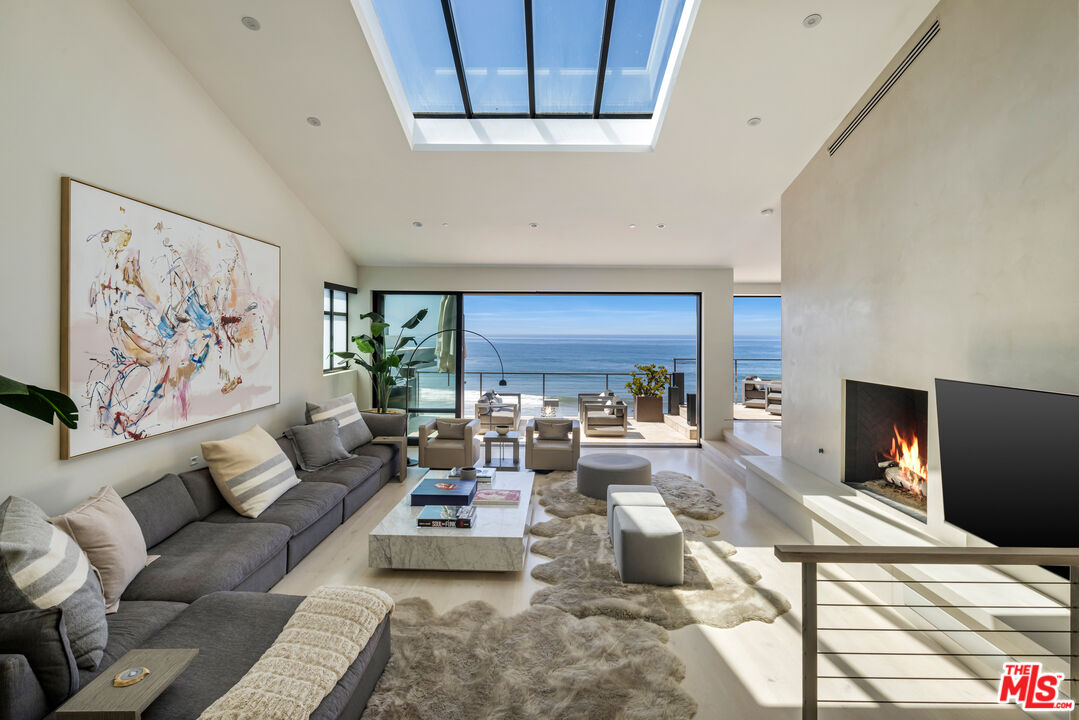 31504 Victoria Point Road Malibu, CA 90265 - Photo 1 of 28