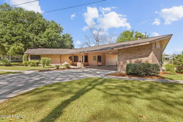 $299,000 | 210 Church Avenue, Kaplan, LA 70548