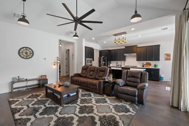 $3,600 | 7625 Alouette Drive, Austin, TX 78738