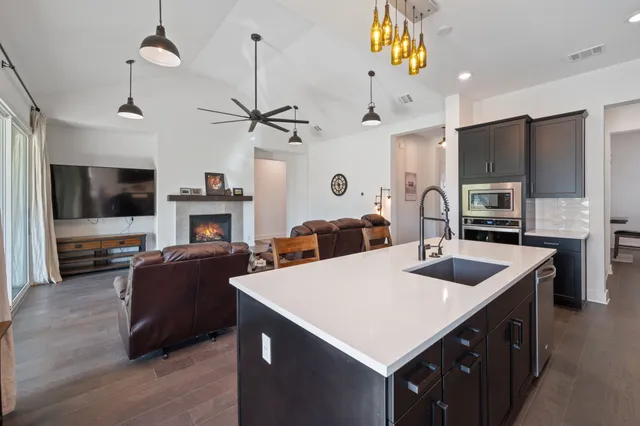 $3,600 | 7625 Alouette Drive, Austin, TX 78738