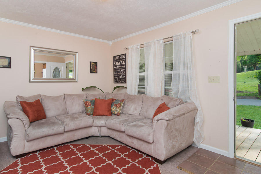 569 Cherokee Avenue Clinton, TN 37716 - Photo 7 of 18 JBP_2657-Edit