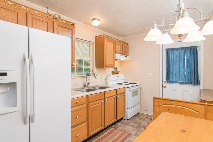 569 Cherokee Avenue Clinton, TN 37716 - Photo 9 of 18 JBP_2671-Edit
