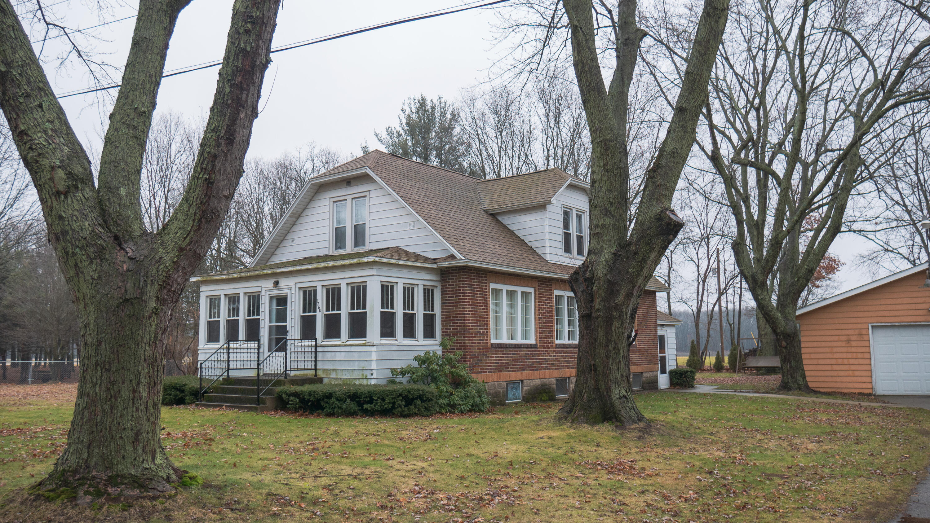 1768 Carr Road Muskegon, MI 49442 - Photo 2 of 46 Front