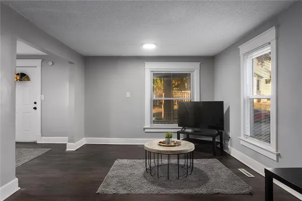 $279,950 | 1707 West 44th Street, Kansas City, MO 64111