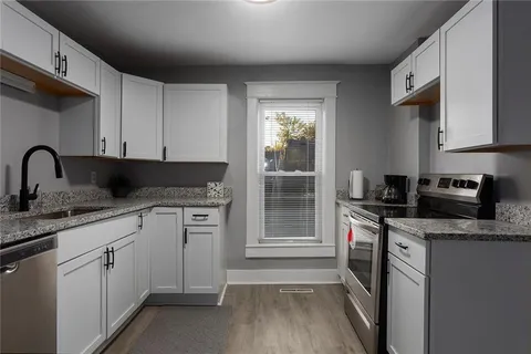 $299,950 | 1707 West 44th Street, Kansas City, MO 64111