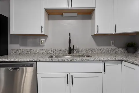 $299,950 | 1707 West 44th Street, Kansas City, MO 64111