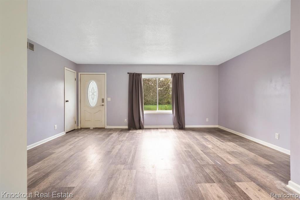 6024 Gunnell Road Millington, MI 48746 - Photo 3 of 35