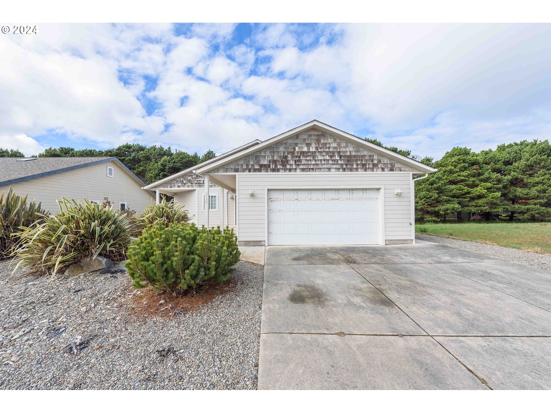 3136 Periwinkle Lane Southwest Bandon, OR 97411 - Photo 4 of 39 Gallery Image 4