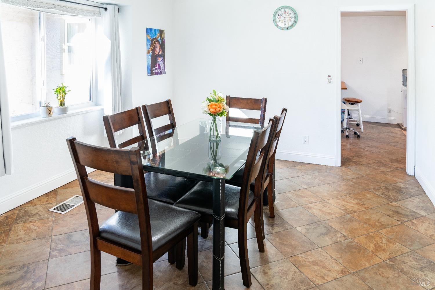 32 Boxelder Court Napa, CA 94558 - Photo 4 of 75 a view of a dining room with furniture