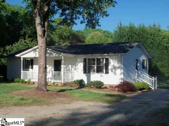 20 Owens Road Taylors, SC 29687 - Photo 1 of 19 Gallery Image 1