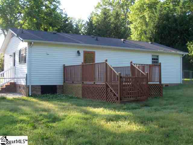20 Owens Road Taylors, SC 29687 - Photo 2 of 19 Gallery Image 2
