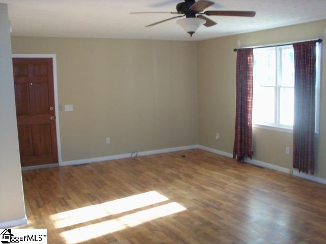 20 Owens Road Taylors, SC 29687 - Photo 7 of 19 Gallery Image 7
