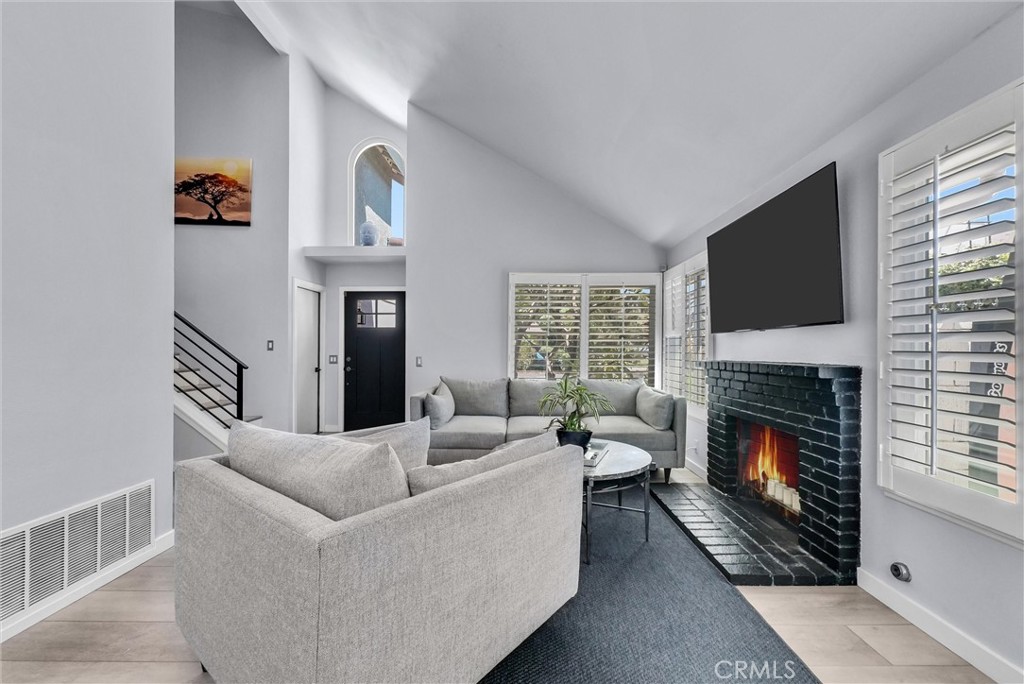 11476 Shugart Way Riverside, CA 92503 - Photo 12 of 57 Gallery Image 12