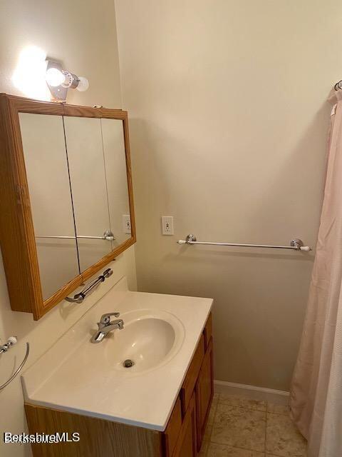 37 Hancock Road Pittsfield, MA 01201 - Photo 16 of 32 en suite bath