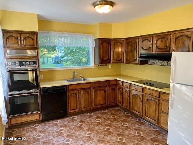 37 Hancock Road Pittsfield, MA 01201 - Photo 8 of 32 Kitchen