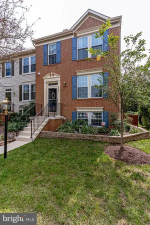 $3,200 | 6241 Abbottsbury Row, Alexandria, VA 22315