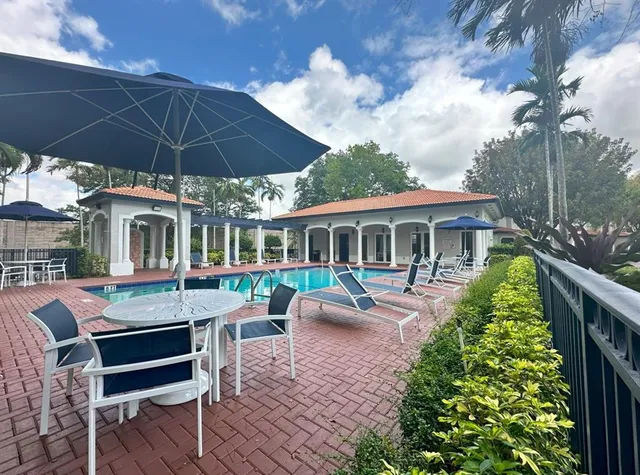 $575,000 | 11964 Southwest 81st Lane, Unit 11964, Miami, FL 33183